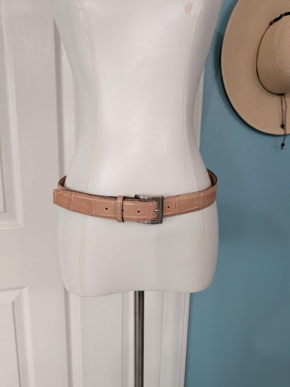 Genuine Alligator Leather Belt Made in Italy 1.25"-W 39.5"-L 32-36 Waist